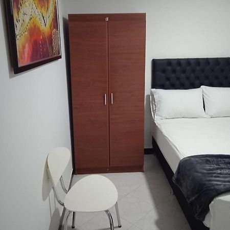 Hotel Girasol 70 Медельин Экстерьер фото