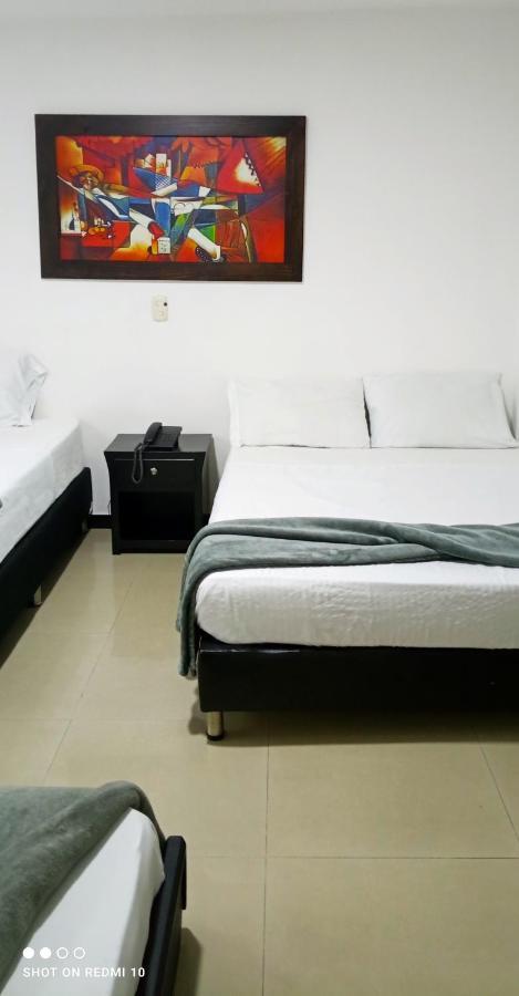 Hotel Girasol 70 Медельин Экстерьер фото