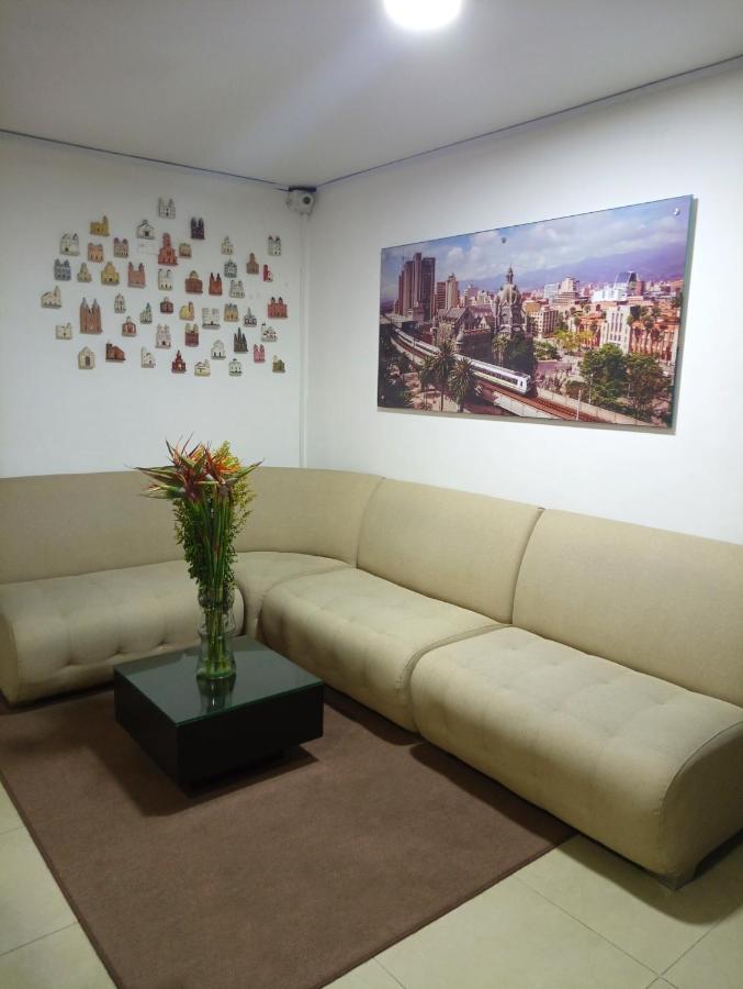 Hotel Girasol 70 Медельин Экстерьер фото